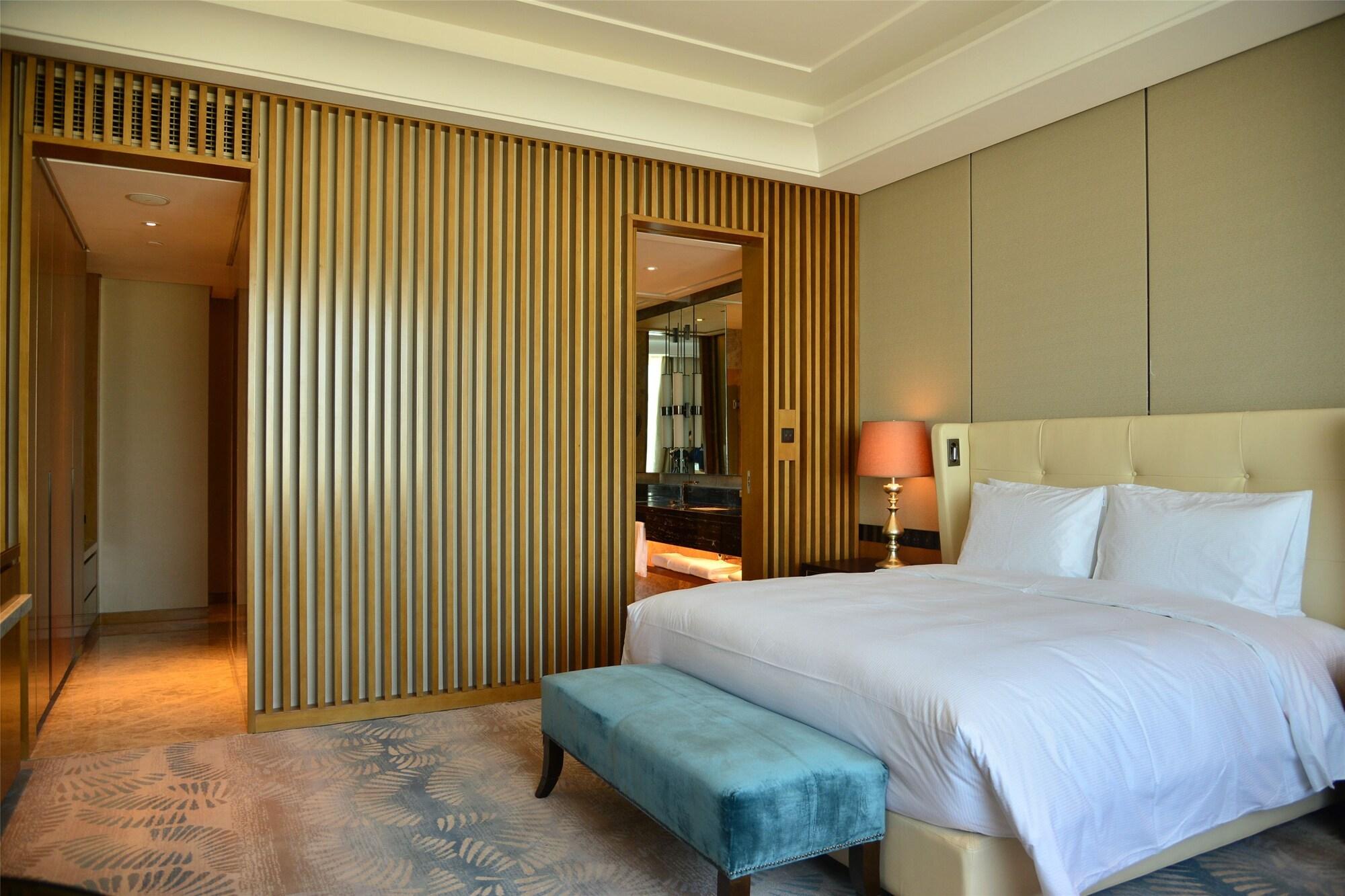 Hilton Urumqi Exterior photo
