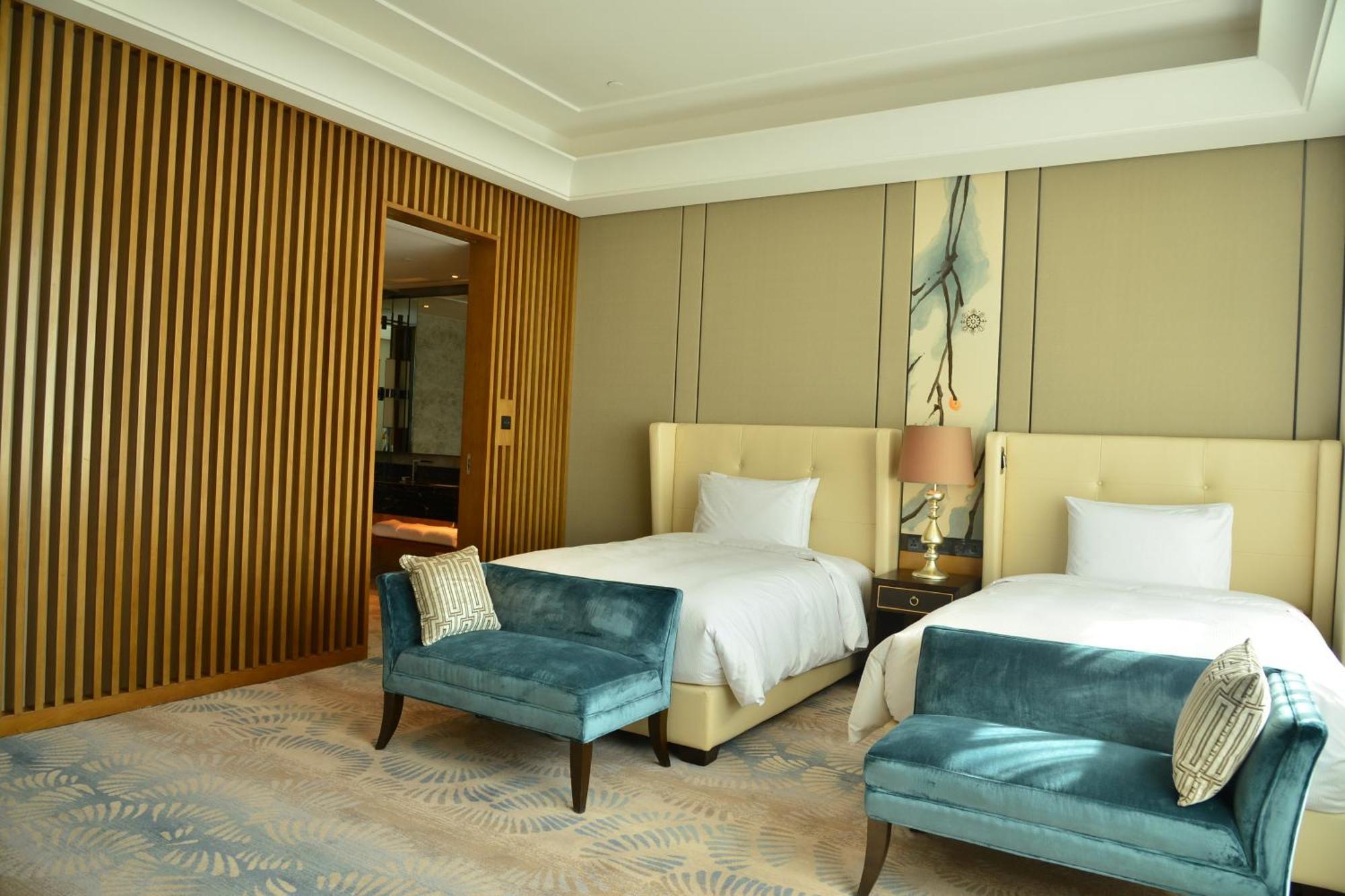 Hilton Urumqi Exterior photo