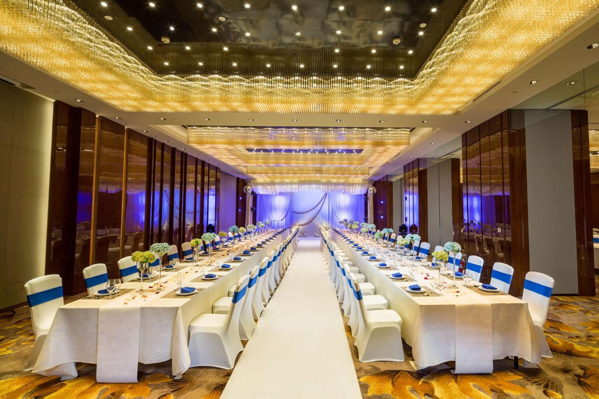 Hilton Urumqi Exterior photo